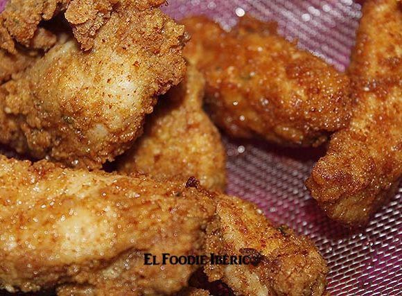 deditos de pollo frito recién hechos