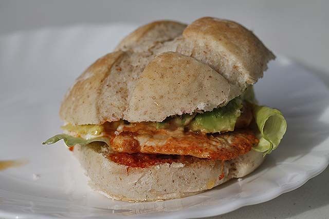 Hamburguesa de pollo piri piri