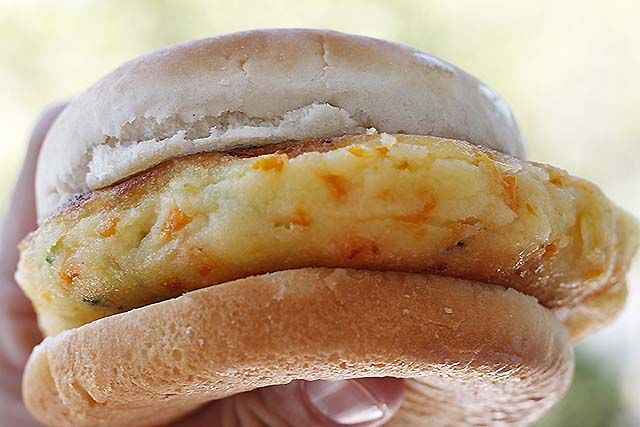 Hamburguesa de verduras recién hecha