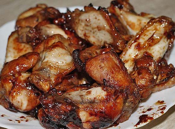 alitas de pollo al estilo chino recién hechas