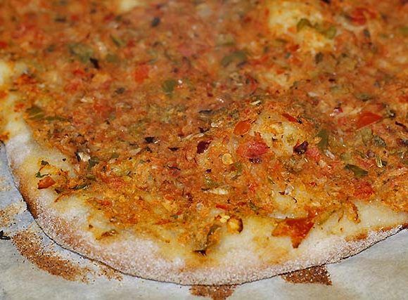 Lahmacun o pizza turca