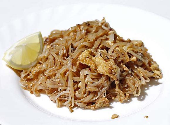 Pad Thai casero recién hecho