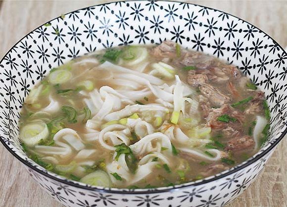 Pho Bo vietnamita o sopa de fideos de arroz y ternera