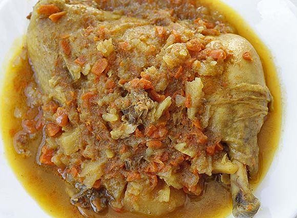 piernas de pollo con cúrcuma